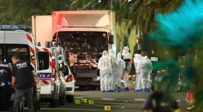 Teror Nice: Bukti Tuhan sebagai Pembunuh Kebebasan Manusia?