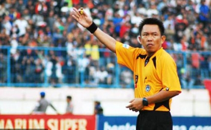 Kualitas Wasit Sepak Bola Indonesia Memprihatinkan?