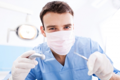 Dididik Menjadi Dokter Gigi atau Tukang Gigi?