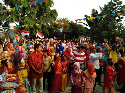 Menertawai dan Menangisi Indonesia
