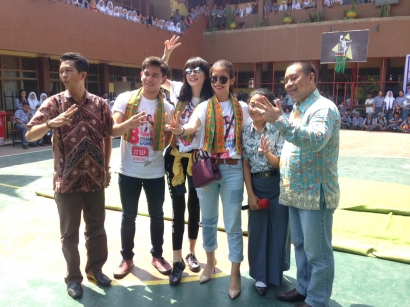 Meet And Greet Pemain Film ‘8 Hari Menaklukkan Cowo’ Hadir di Makassar