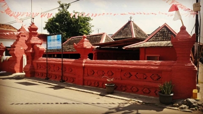 Masjid Merah Panjunan dan Wujud Akulturasi Budaya