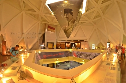 Ada Musee du Louvre di Surabaya