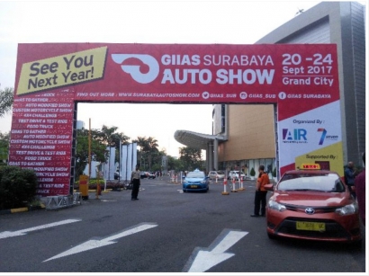 Gemerlap GIIAS Auto Show Surabaya 2016