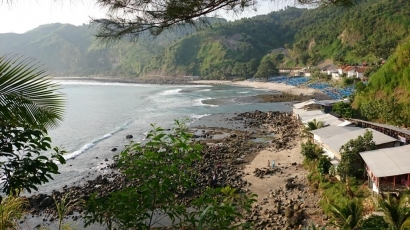 Tiga Alasan Kamu Harus Ke Menganti, Salah Satu Pantai Terindah di Jawa Tengah