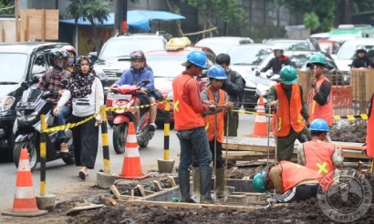Pembangunan Sky Walk Cihampelas Bandung Bikin Macet