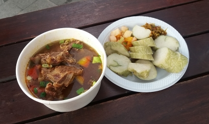 Pedas, Manis dan Hitam di Jakarta Street Food Festival 2016