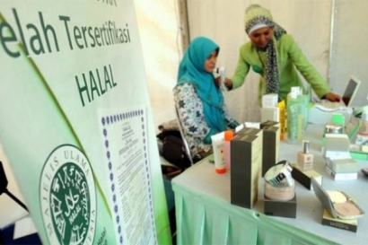 Kewenangan Sertifikasi Halal MUI Dipreteli Jokowi