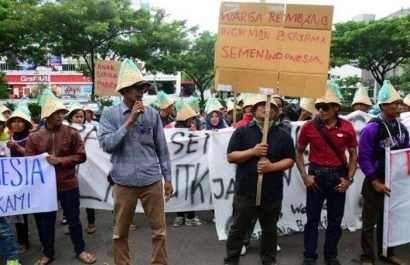 Warga Rembang: Kami Ingin Semen Indonesia Segera Beroperasi