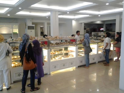 Bernostalgia dengan Roti Jadul di Bogor