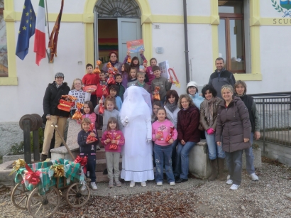 Tradisi Santa Lucia dan Kebahagiaan Anak-anak Italia