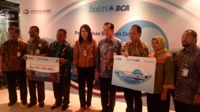 Bakti BCA Berikan Donasi Sebagai Wujud Kepedulian Terhadap Penyu dan Katarak di Indonesia