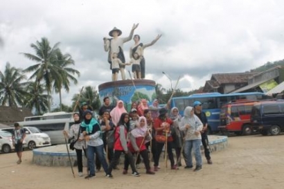Lima Jam Jalan Kaki ke Kampung Baduy Dalam
