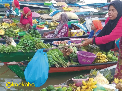 Minggu Pagi di Pasar Terapung, Siring Tendean, Banjarmasin