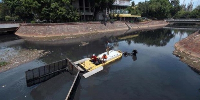 Normalisasi Sungai Jakarta