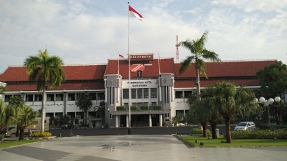 Jalan-jalan Pagi Asyik ke Pusat Pemerintahan Kota Surabaya