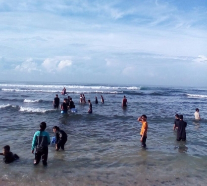 Keindahan Pasir Putih di Pantai Indrayanti Gunung Kidul, Yogyakarta