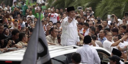 Paradoksal Prabowo dan Celoteh 'Nyinyir' pada Lembaga Survey