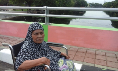 Diajak Jalan-jalan, Nenek Ini Kaget Lihat Perubahan Jakarta Baru