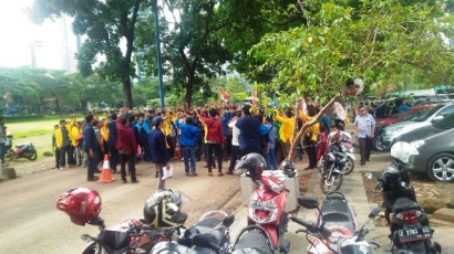 Aksi Demo Mahasiswa di depan Rumah SBY Terkesan Manipulasi