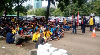 Mengapa Polisi Sigap Mengamankan Rumah Ahok, tapi Teledor untuk Massa Geruduk SBY?
