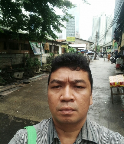 Menyusuri Jalan Tikus Perkampungan Antara Gedung Pencakar Langit Sudirman Jakarta