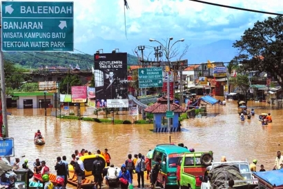 Warga Ingin Pemerintah Segera Beri Solusi untuk Banjir Kab.Bandung