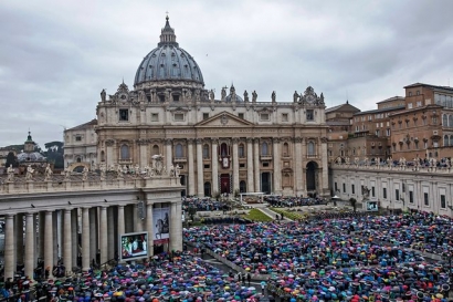 Dari Vatikan untuk Dunia: Pesan "Urbi et Orbi" pada Paskah 2017