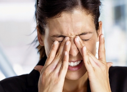 Kenali Bahaya Mengucek Mata Saat Gatal