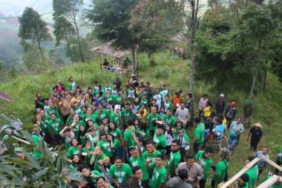 Live In Go Green Kerabat Muda MSF: Think Globally Act Locally