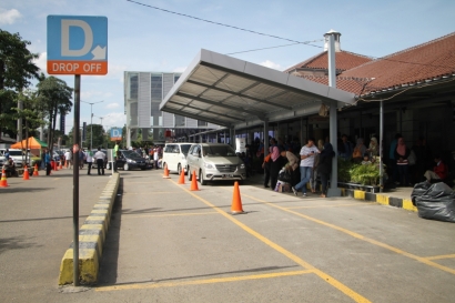 Hindari Kepadatan, Flow Area Parkir Stasiun Pasar Senen Diubah