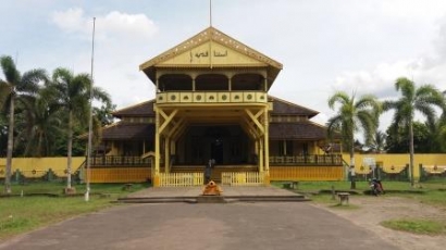 Jejak Kesultanan Islam di Istana Kayu Pontianak