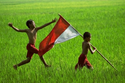 Narasi Orang Kecil dan Usaha "Mengembalikan Indonesia"