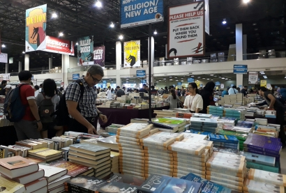 Serunya Berburu Buku Mahal dengan Harga 5 Ribu Rupiah di Malaysia