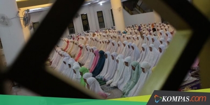 Di Malang, Ada Shalat Tarawih dengan Dua Imam