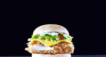 Zuper Krunch, Burger Istimewa dari "Jagonya Ayam"