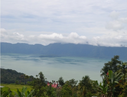 Menikmati Indahnya Danau Maninjau, Sumatera Barat
