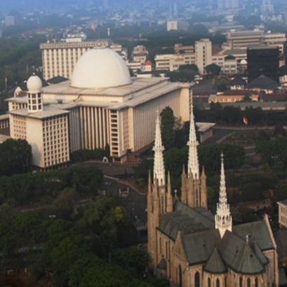 Di 5 Lokasi di Jakarta ini, Rumah Ibadah Berbeda Agama Damai Berdampingan