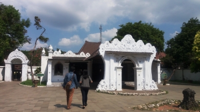 Pegang Kendali Wisata Arkeologi di Cirebon Bersama Danamon