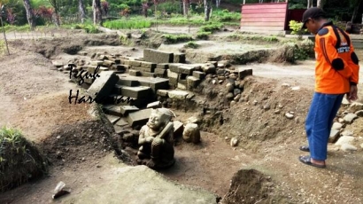 Dwarapala, Panil Relief dan Struktur Bangunan, Temuan Baru di Situs Gambar Wetan, Blitar