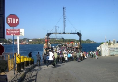 Suasana Kota Pelabuhan di Kenya