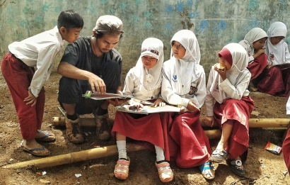 Merdekakah Pendidikan Anak-anak di Sukabumi?