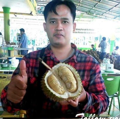Mas Ali, Mantan Tukang Ojek yang Sukses Menjadi Pengusaha Durian Medan