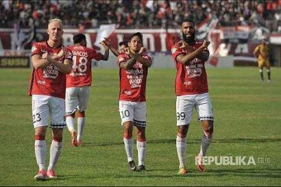 "The Dutch Connection" Lambungkan Bali United ke Puncak