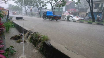 Kota Padang Makin Sering Banjir, Apa yang Salah?