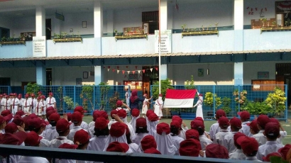 Upacara Bendera, Kegiatan Menumbuhkan Nilai-nilai Karakter Bangsa di Sekolah