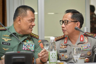 Dijepit 4 Jenderal, Panglima TNI Belum Mau Menyerah