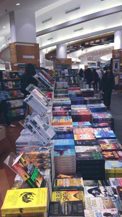 Toko Buku Jepang di Tanah Arab
