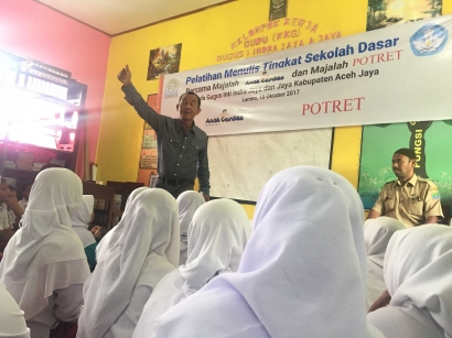 Merayu Si Mata Biru asal Aceh, untuk Bercinta dengan Kata