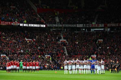 Kekhidmatan "Remembrance Day" di Old Trafford